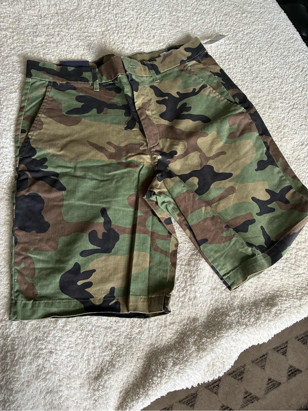 GAP Men's Green & Brown Camo Hybrid Shorts